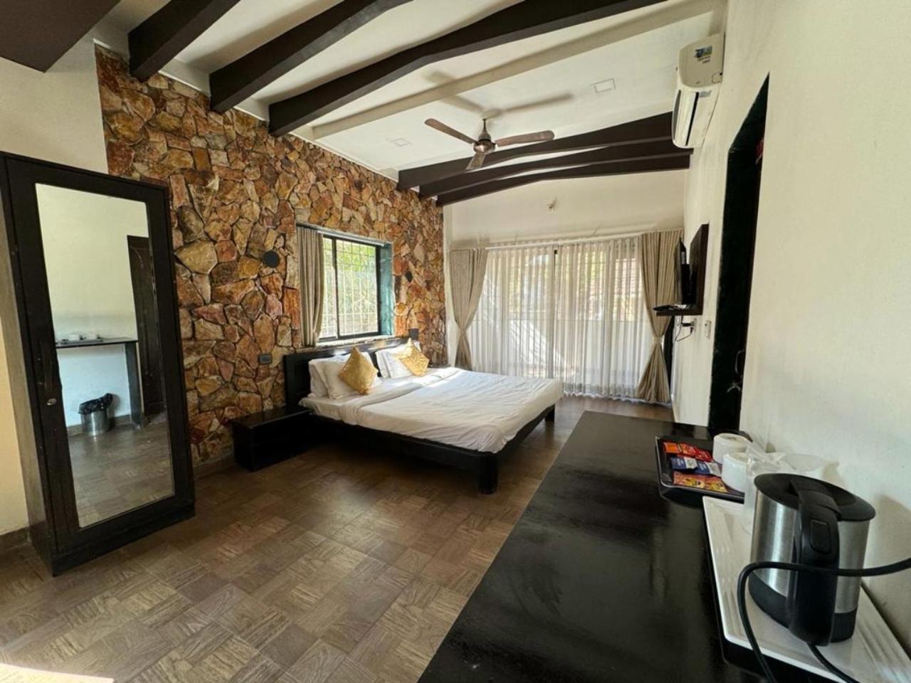 Gir Lions Paw Resort With Swimming Pool Sasan Gir Buitenkant foto