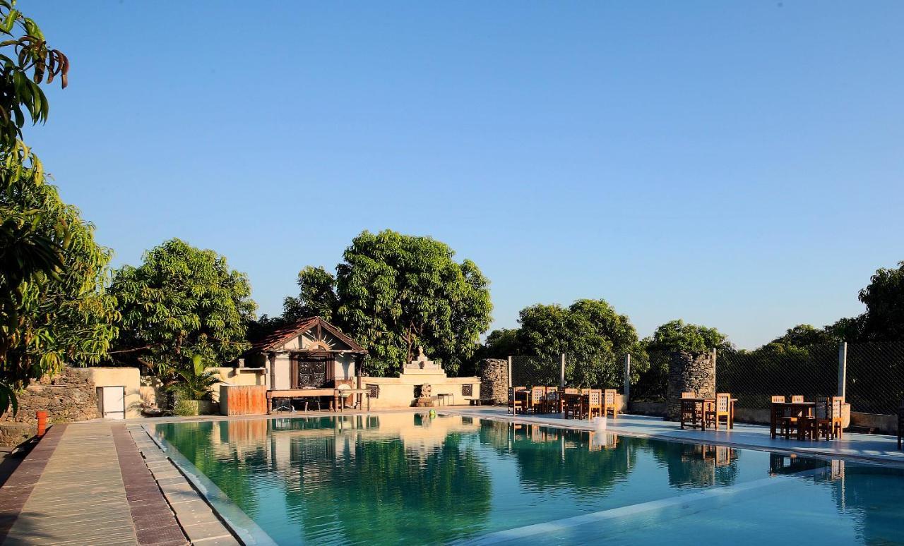 Gir Lions Paw Resort With Swimming Pool Sasan Gir Buitenkant foto